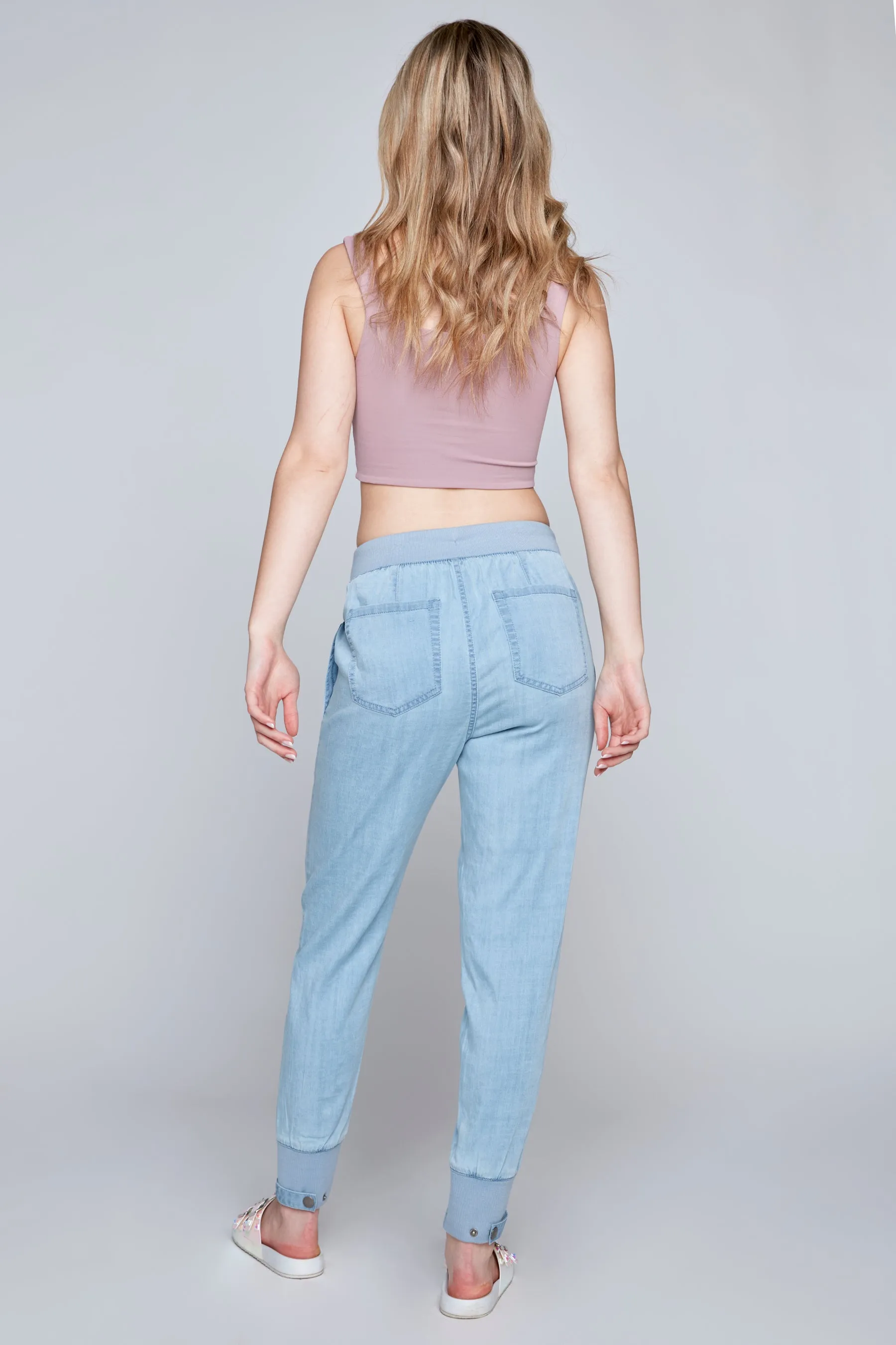 ANDIE - High Rise Lightweight Pull-On Pant - Light Blue Bleach Lyocell Denim