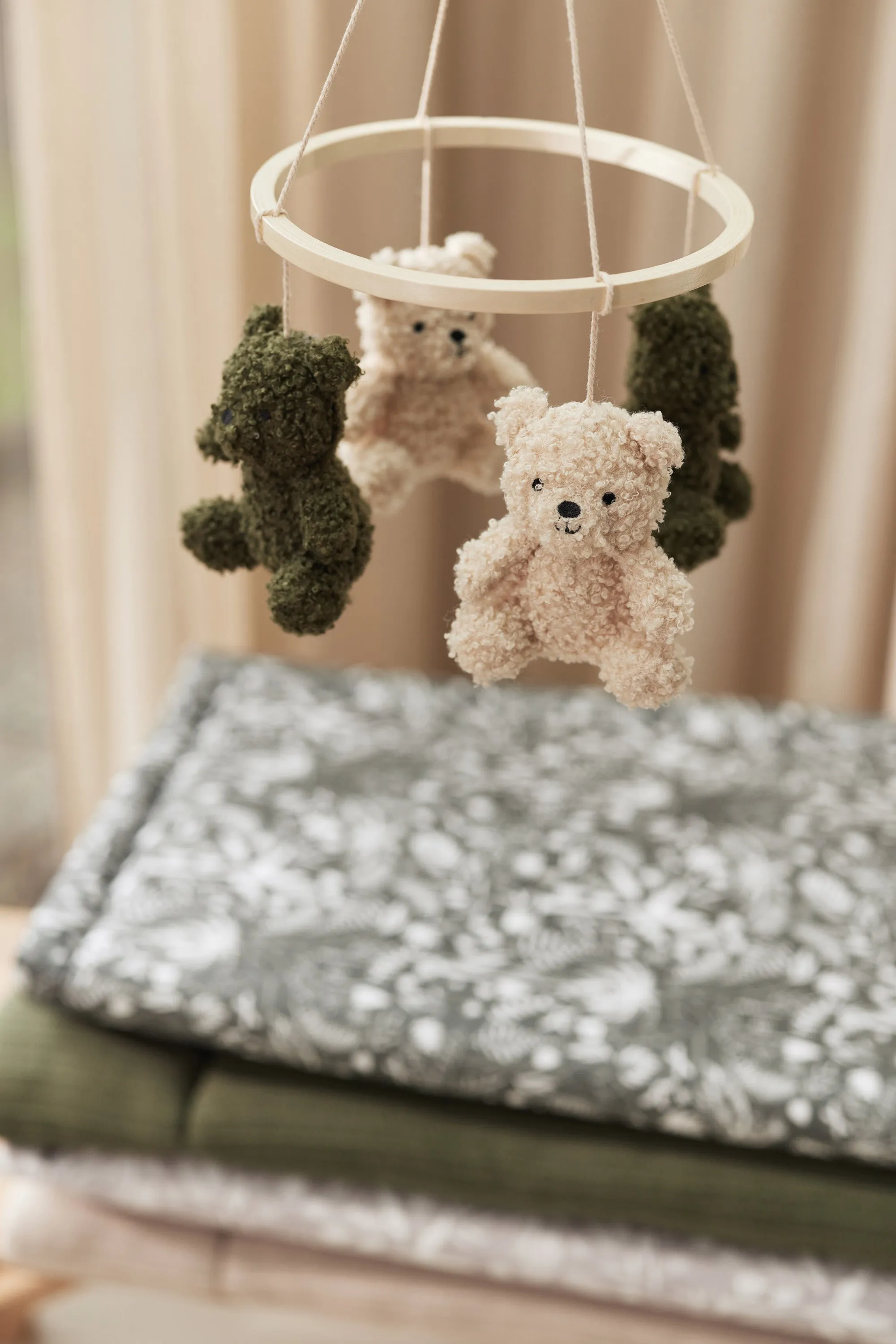 Baby Mobile - Teddy Bear - Leaf Green/Naturel