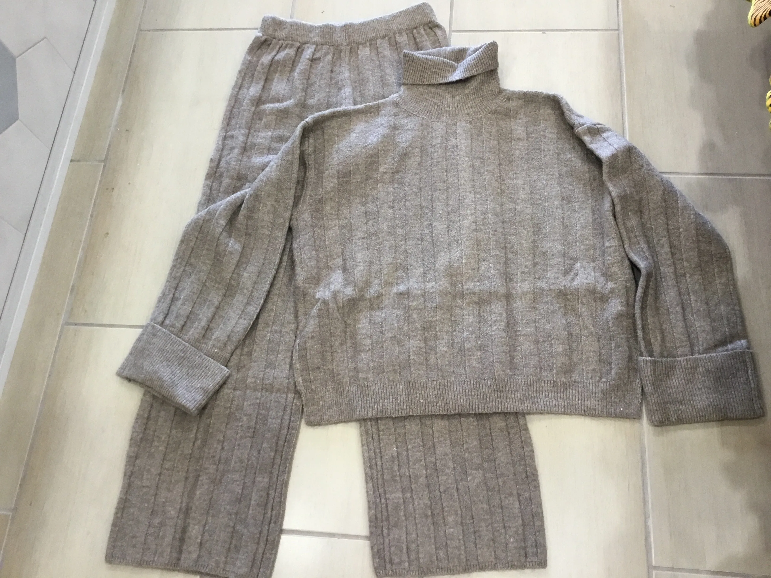 CRESCENT-TURTLENECK SWEATER WITH PANTS SET-TAUPE