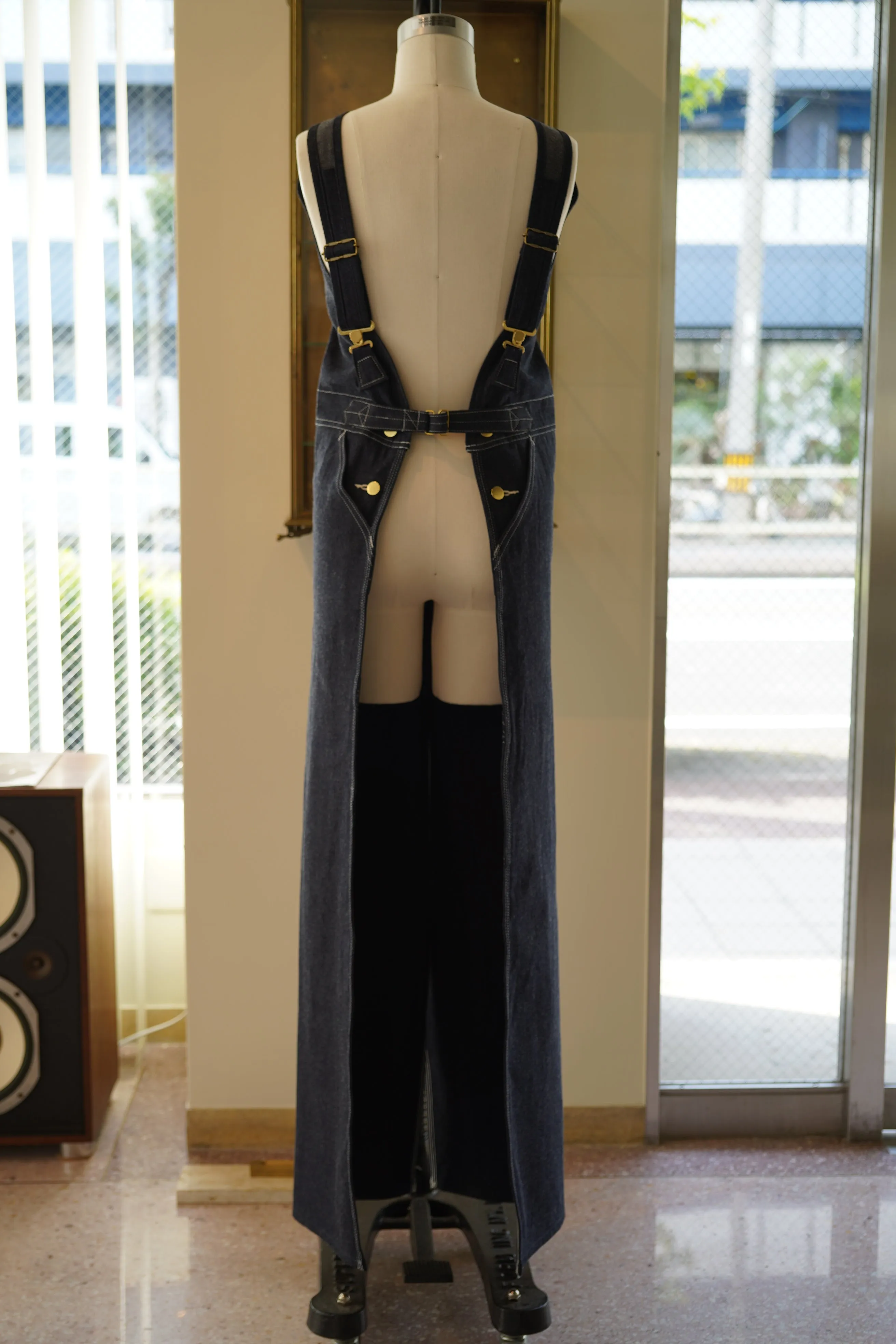 FUMIKA_UCHIDA<br>DENIM OVERALL APRON MAXI DRESS