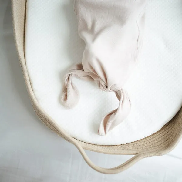 JBØRN Organic Cotton Knotted Baby Gown & Hat