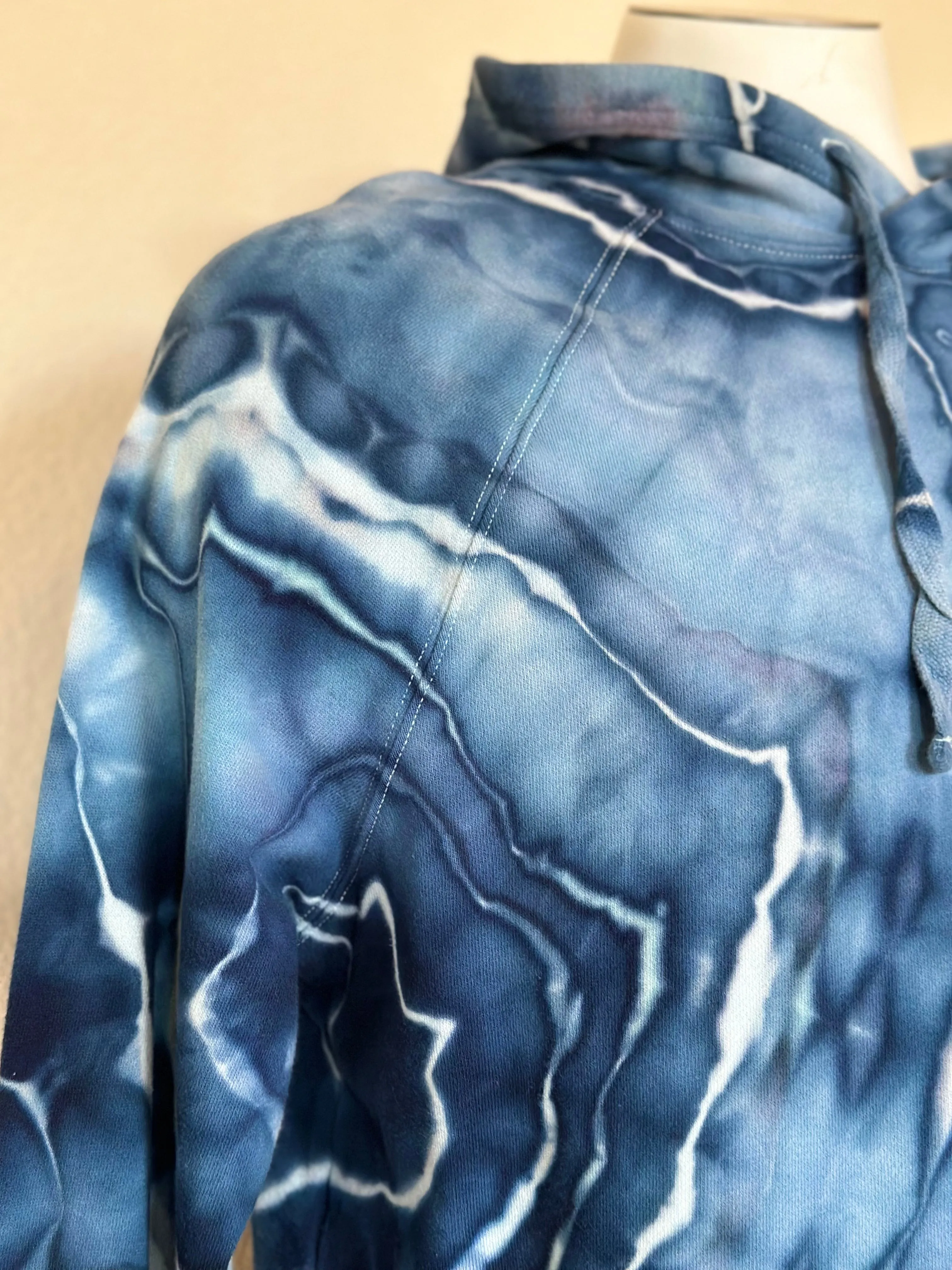 Men’s Large Geode 100% Cotton Hoodie in ‘Smokey Blue’