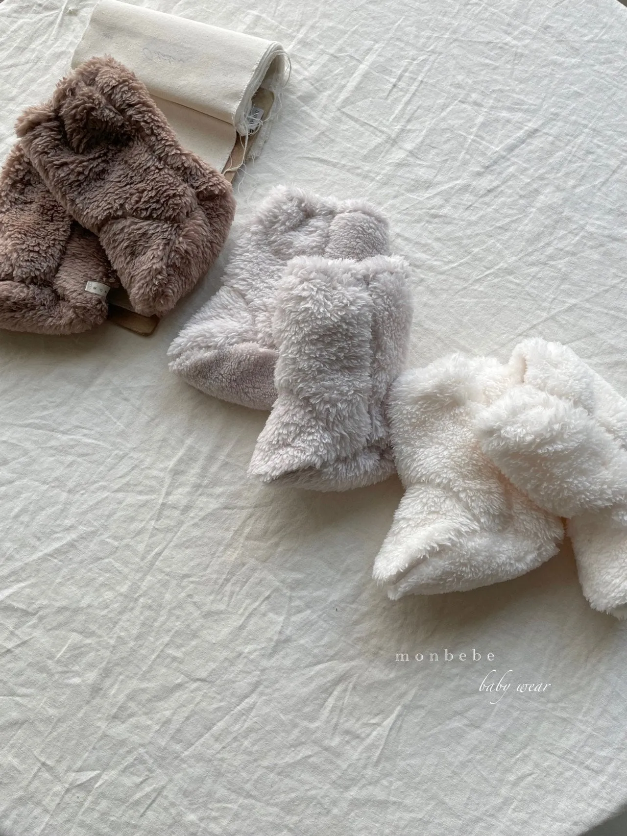 NEWBORN MONBEBE TEDDY BABY BOOTIES ( ONE SIZE)