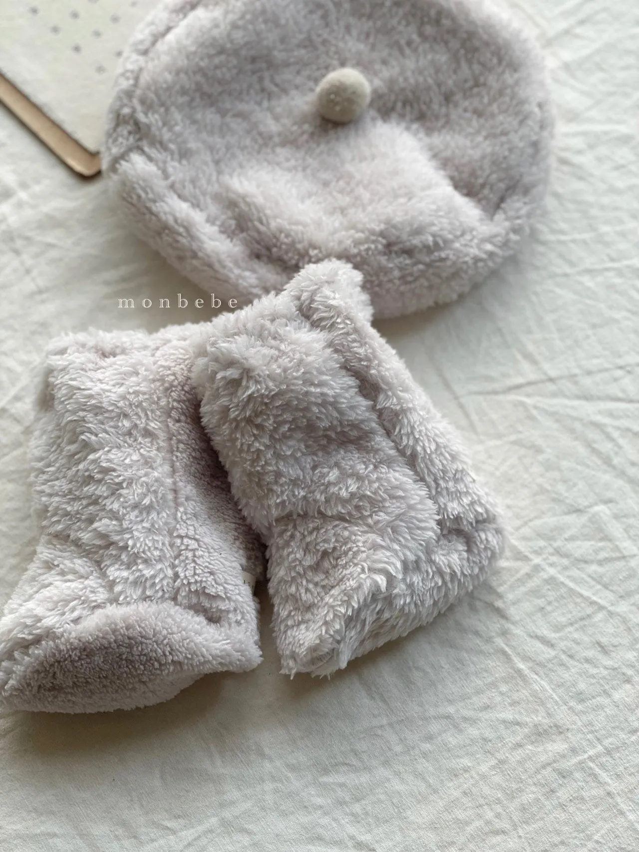 NEWBORN MONBEBE TEDDY BABY BOOTIES ( ONE SIZE)