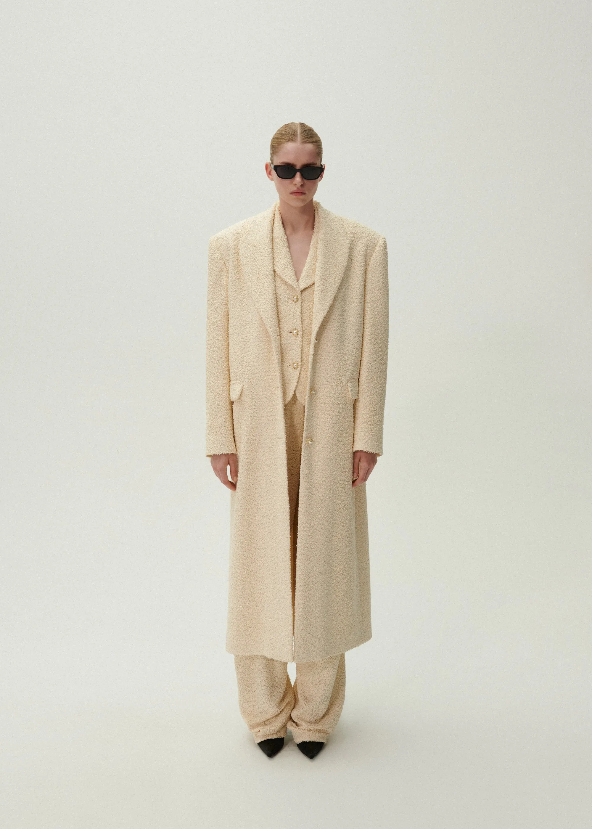 Single breasted long coat in beige bouclé