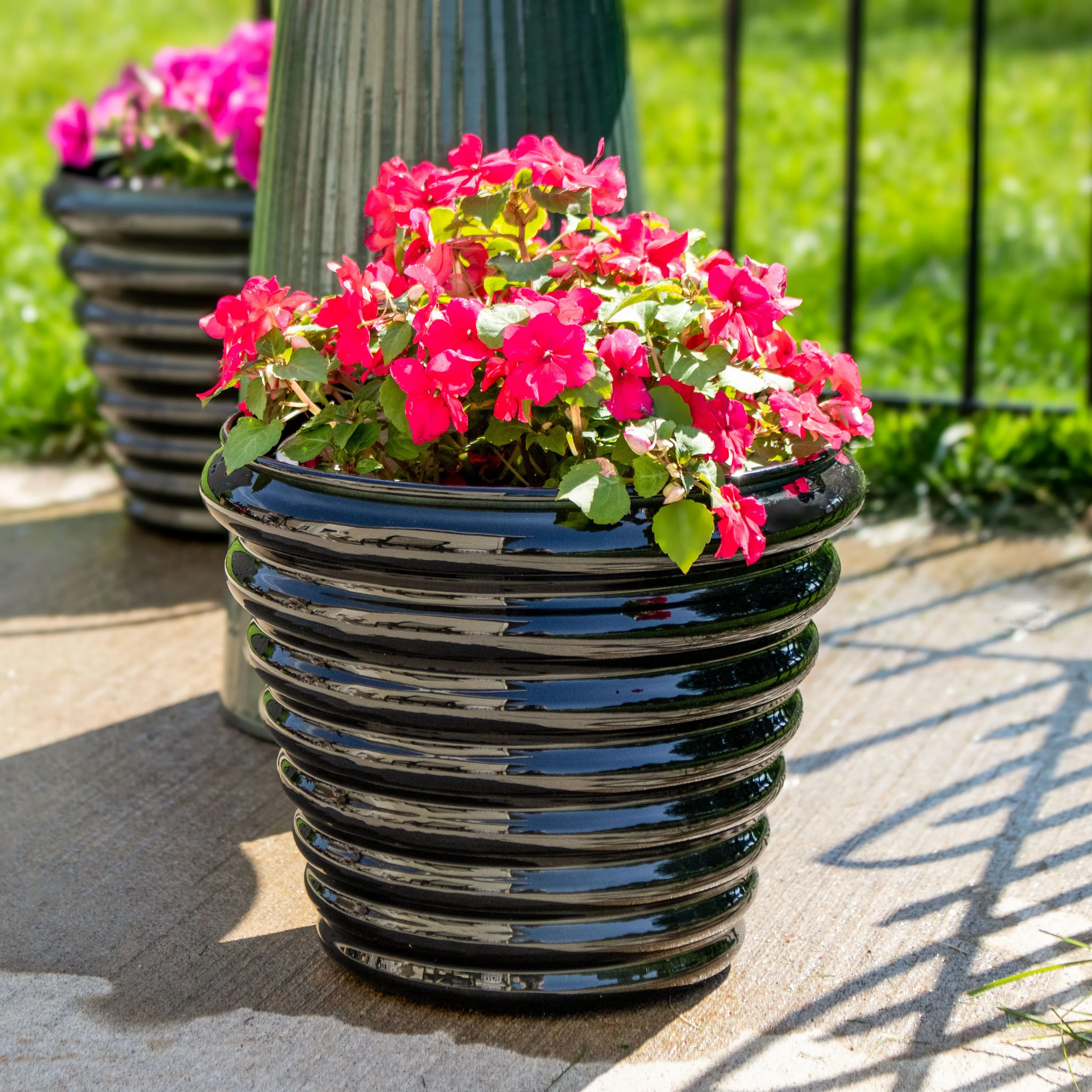 Sunnydaze Molly Metal Outdoor Plant Pots - 12.5"